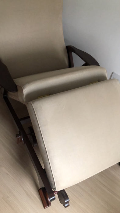 Chaise "Jung" – Etel