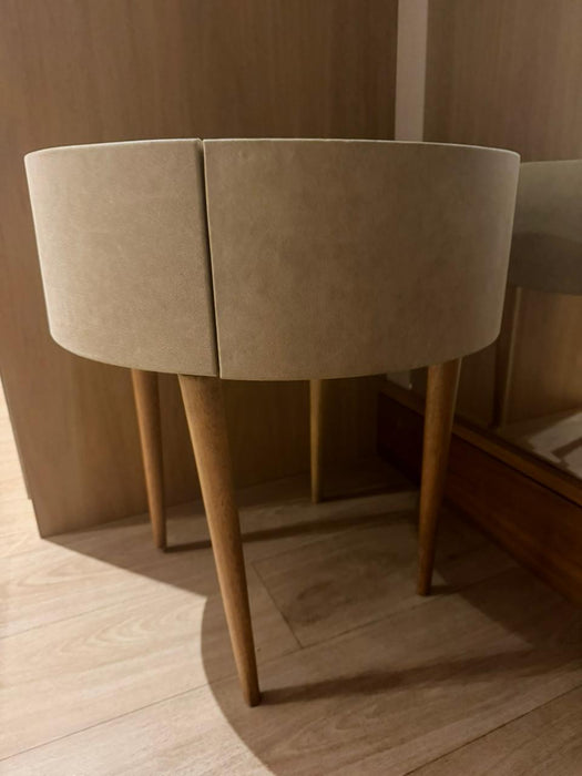 Mesa Lateral em Couro – Quarto&Etc
