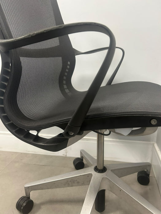 Cadeira de Escritório "Setu" – Herman Miller