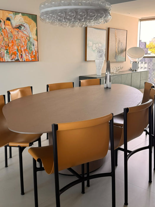 Conjunto com 8 Cadeiras "Crosby" sem Braços em Couro Caramelo – Jader Almeida