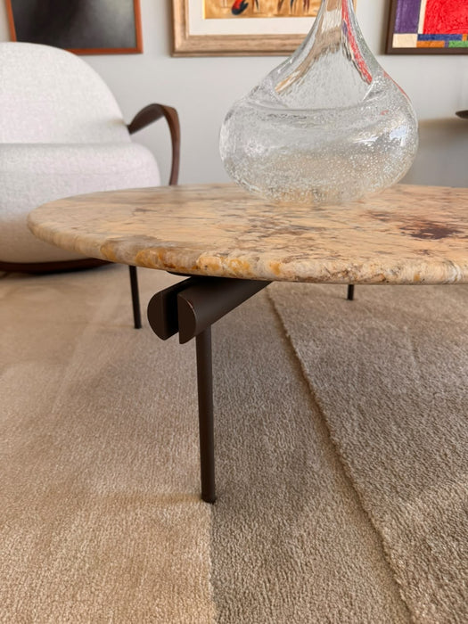 Mesa de Centro "Hachi" em Mármore – Home Design