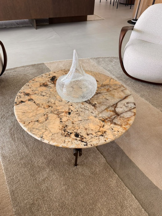 Mesa de Centro "Hachi" em Mármore – Home Design