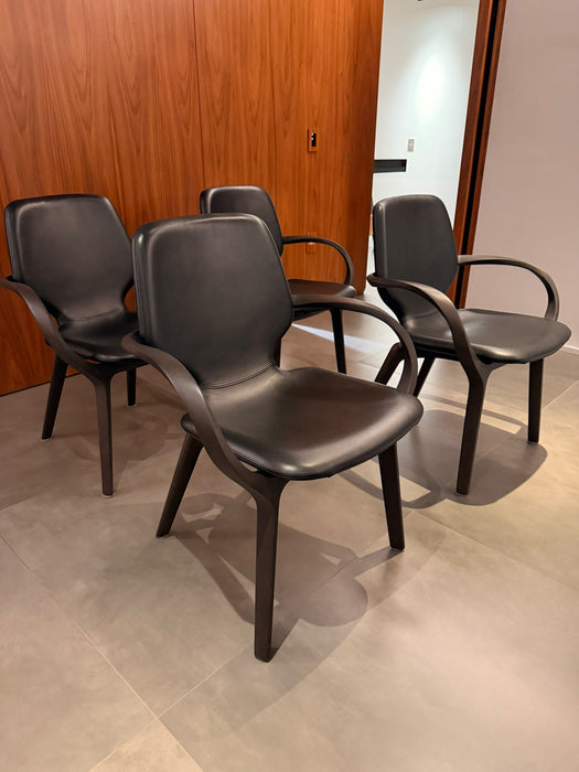 Conjunto com 8 Cadeiras “Mia” com Braços em Couro – Jader Almeida