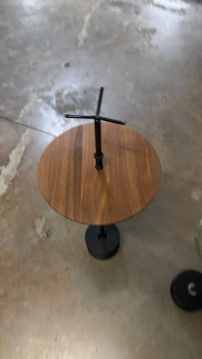 Mesa de Apoio “CIGG” com Tampo de Madeira – Jader Almeida