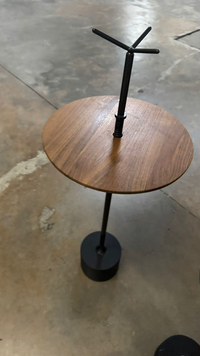 Mesa de Apoio “CIGG” com Tampo de Madeira – Jader Almeida
