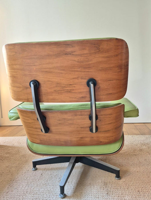 Poltrona "Charles Eames" em Couro - Casa 21