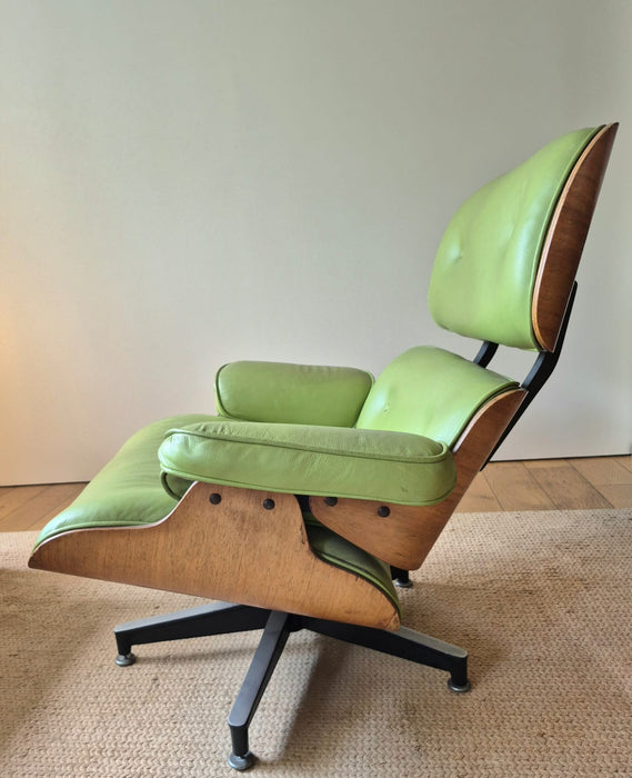 Poltrona "Charles Eames" em Couro - Casa 21