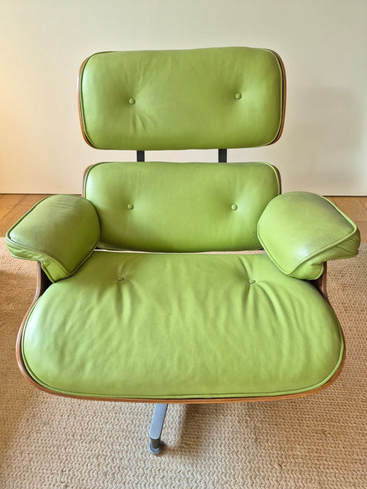 Poltrona "Charles Eames" em Couro - Casa 21