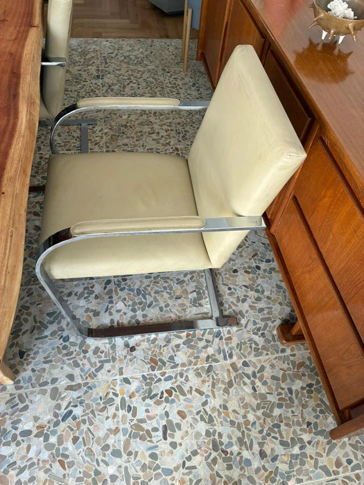 Conjunto de 4 Cadeiras “BRNO” em Couro – Ludwig Mies van der Rohe