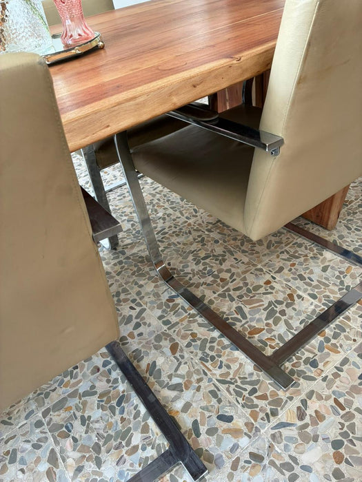 Conjunto de 4 Cadeiras “BRNO” em Couro – Ludwig Mies van der Rohe