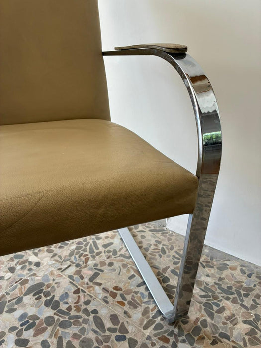 Conjunto de 4 Cadeiras “BRNO” em Couro – Ludwig Mies van der Rohe