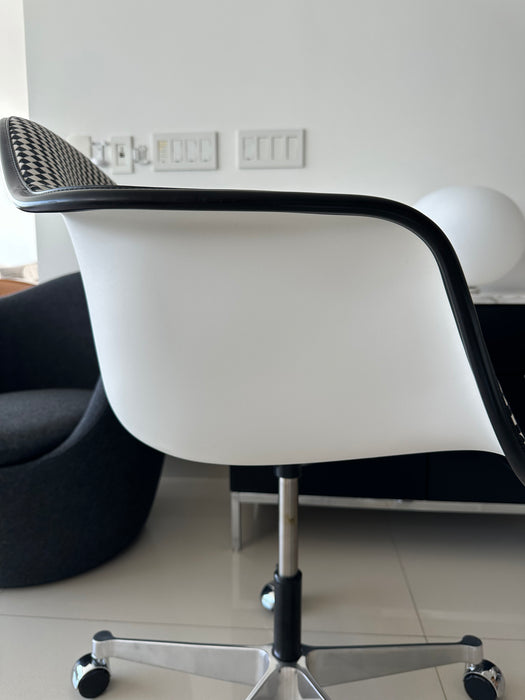 Poltrona "Eames Shell Task" - Herman Miller