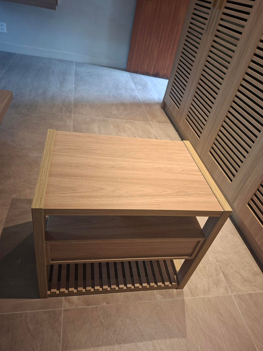Mesa de Cabeceira em Madeira