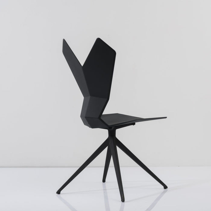 Cadeira "Y" – Tom Dixon (Reino Unido)