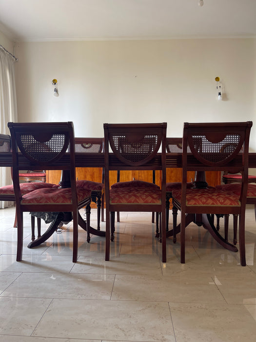 Mesa de Jantar com 8 Cadeiras