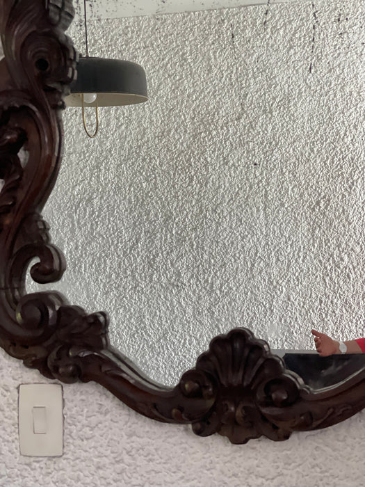 Espelho Antigo em Madeira Entalhada