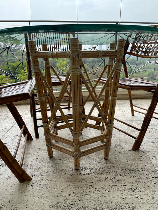Mesa com Tampo de Vidro e Bambu - Cecília Dale